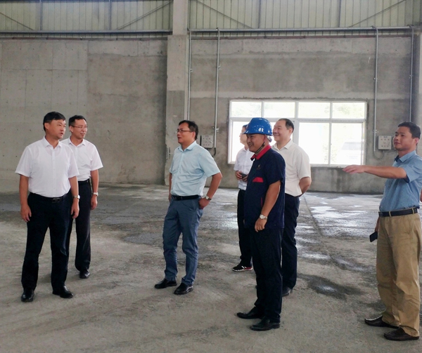 集團公司黨委委員、股份公司黨委書記、總經理蔣培進到矸石項目部...